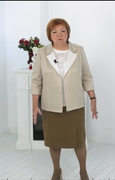 Veste à la mode utilisant une méthode simple. Veste droite à manches courtes – Du patron au produit fini